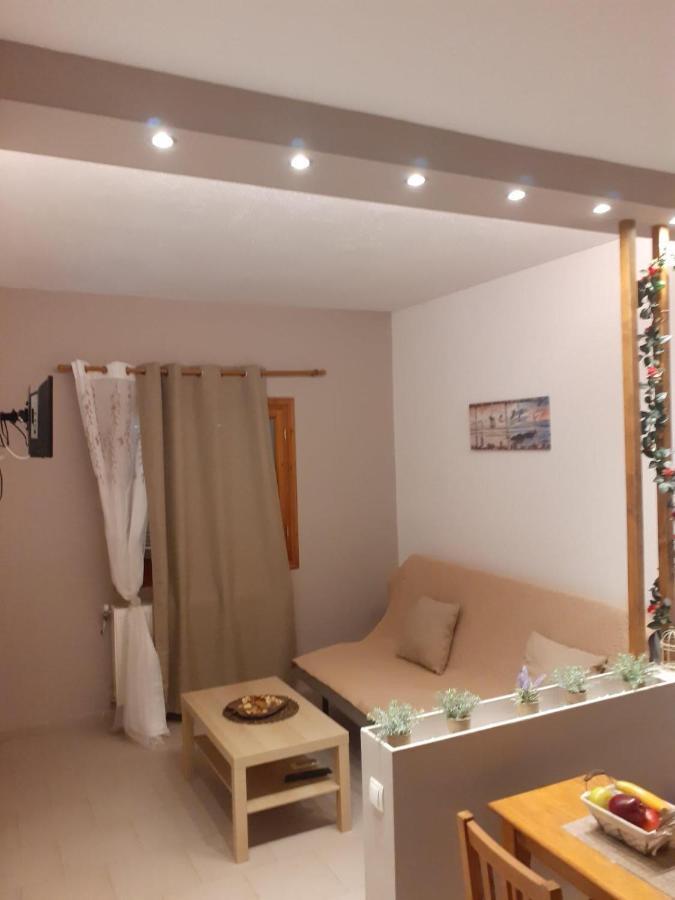 פסאקודיה Elaionas Apt. מראה חיצוני תמונה